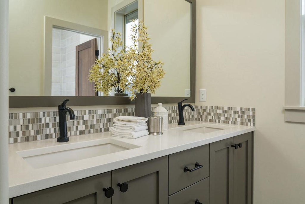 Gallery Image 1 - 3058435