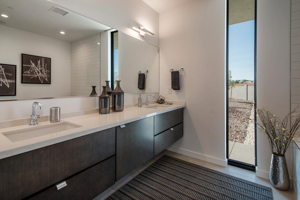 Gallery Image 1 - 3051367